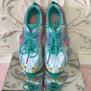 tropical print skechers